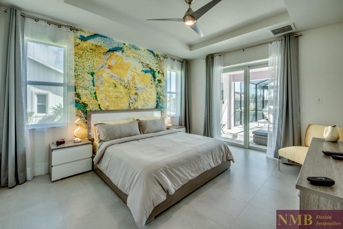 Ferienhaus-Cape-Coral-Villa-Sea-Shell_35-Master-Bedroom