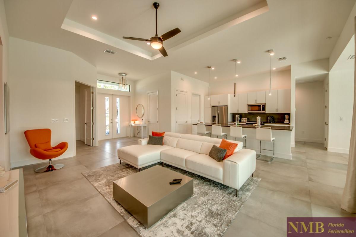 Ferienvilla-Summerwind-Cape-Coral_13-Family-Room