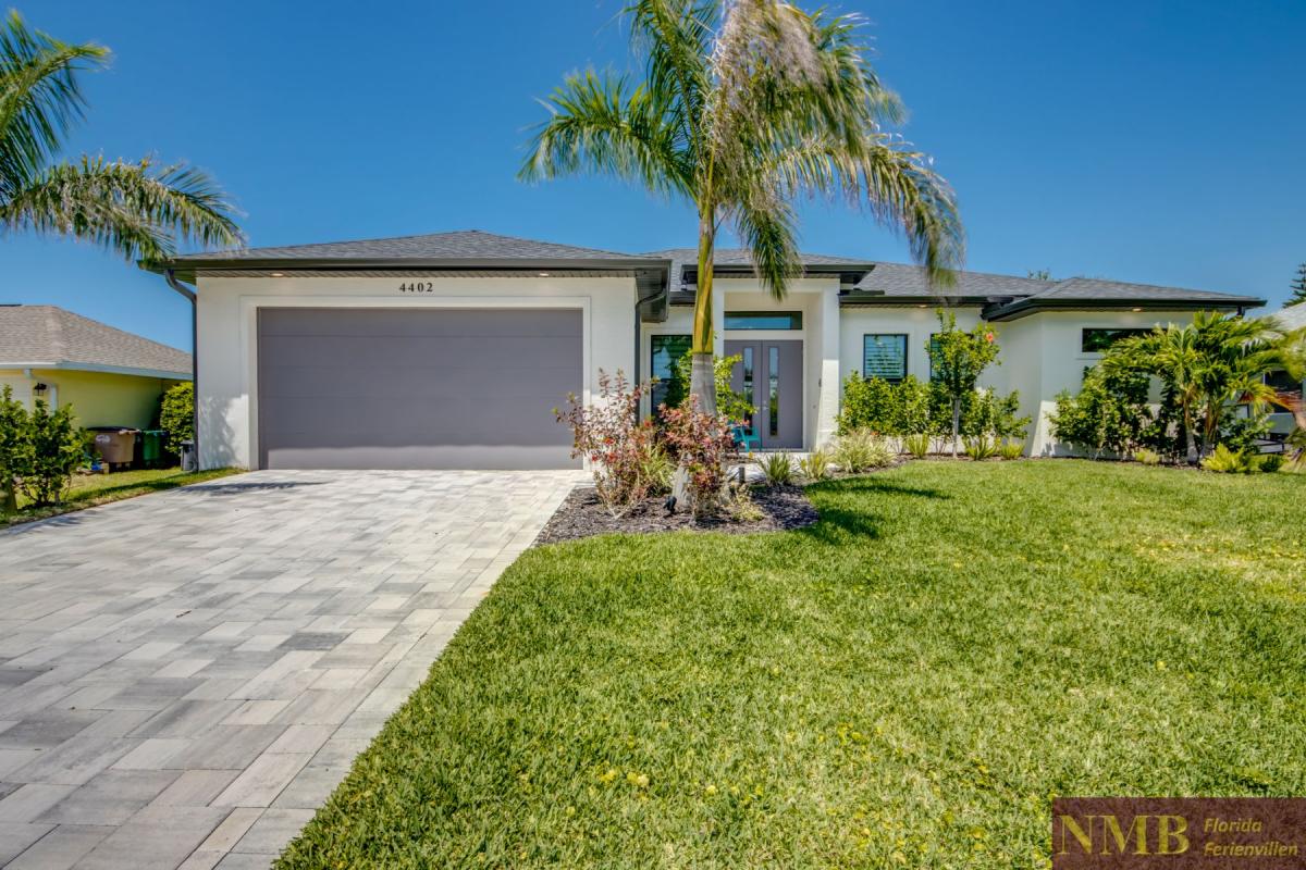 Ferienhaus-Cape-Coral-Francis_2-Front-of-Villa