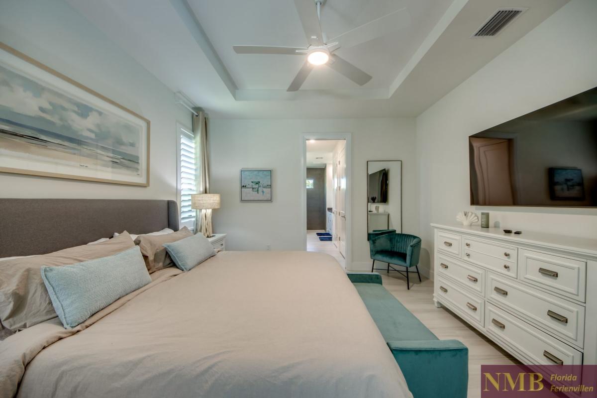 Ferienhaus-Cape-Coral-Francis_33-Master-Bedroom