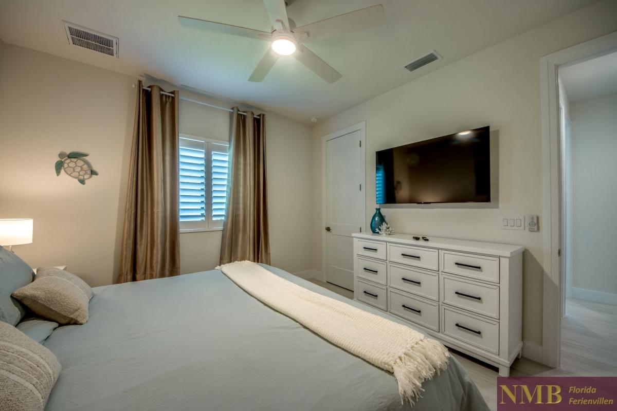 Ferienhaus-Cape-Coral-Francis_41-Bedroom-2