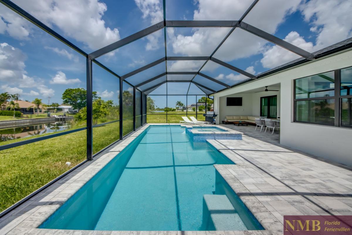 Ferienhaus-Cape-Coral-Just-Heaven_65-Pool-Hot-Tub