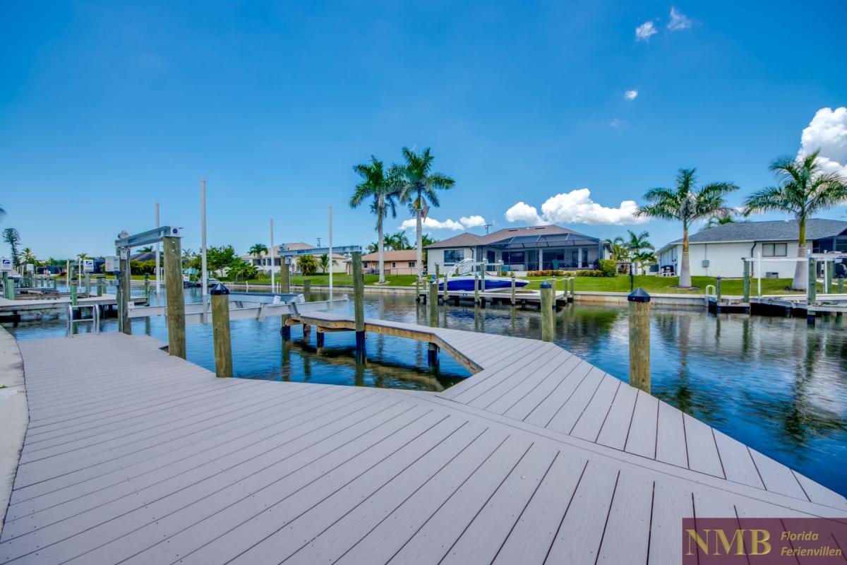 Cape_Coral_Ferienhaeuser_Barbara_79-Dock-Boat-Lift