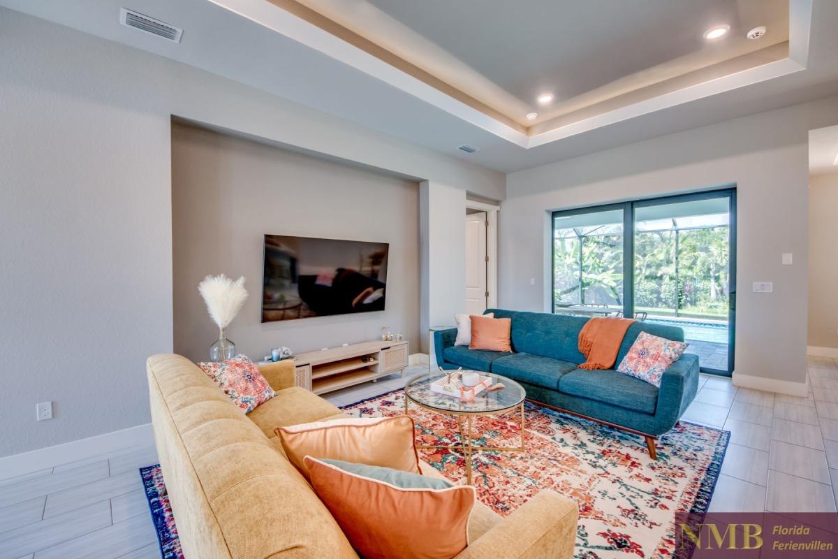Cape_Coral_Ferienhaeuser_Marie-Angeline_10-Family-Room