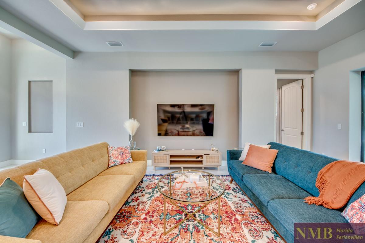 Cape_Coral_Ferienhaeuser_Marie-Angeline_12-Family-Room