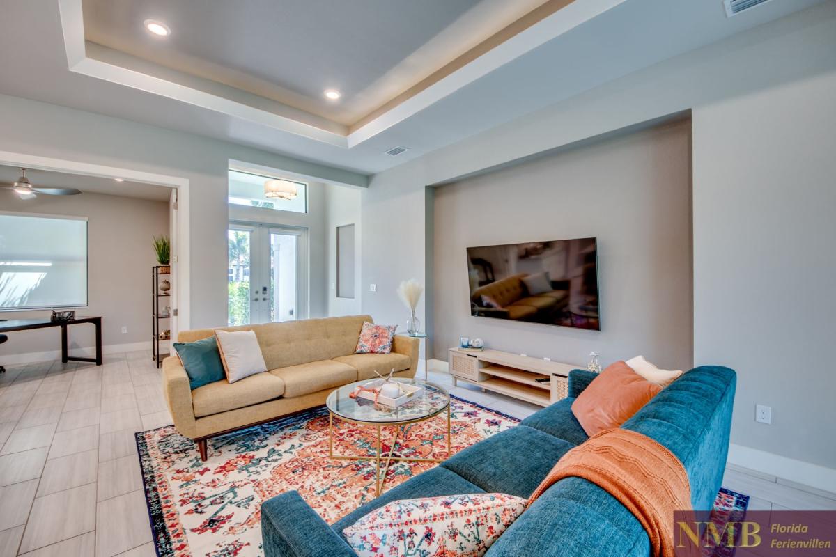 Cape_Coral_Ferienhaeuser_Marie-Angeline_13-Family-Room