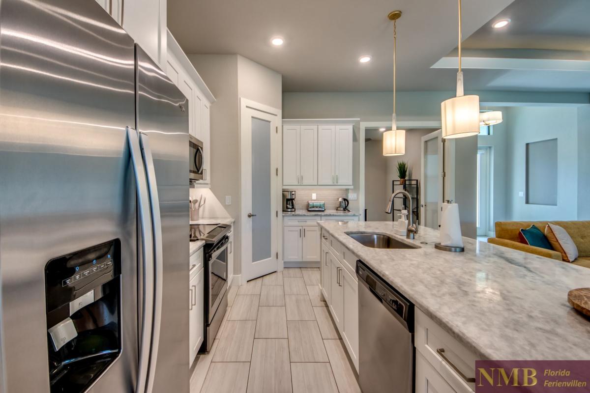 Cape_Coral_Ferienhaeuser_Marie-Angeline_24-Kitchen