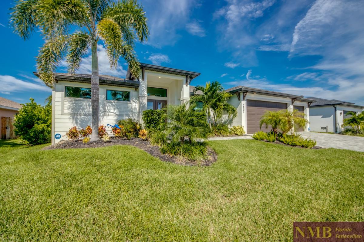 Cape_Coral_Ferienhaeuser_Marie-Angeline_3-Front-of-Villa