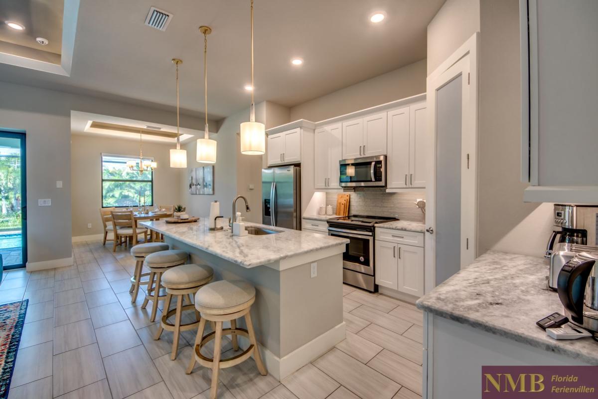 Cape_Coral_Ferienhaeuser_Marie-Angeline_30-Kitchen
