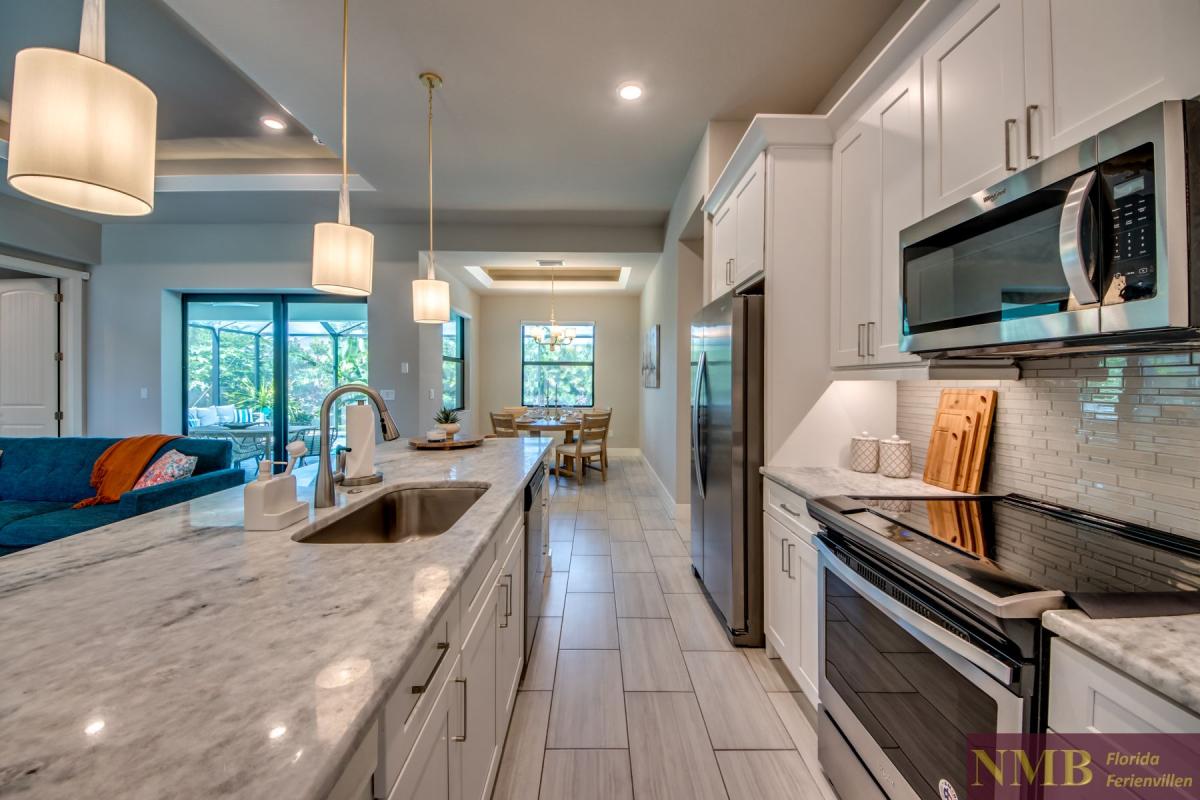 Cape_Coral_Ferienhaeuser_Marie-Angeline_33-Kitchen