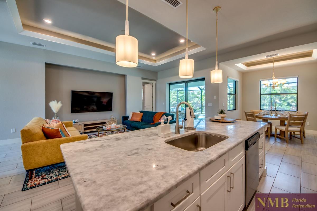 Cape_Coral_Ferienhaeuser_Marie-Angeline_34-Kitchen