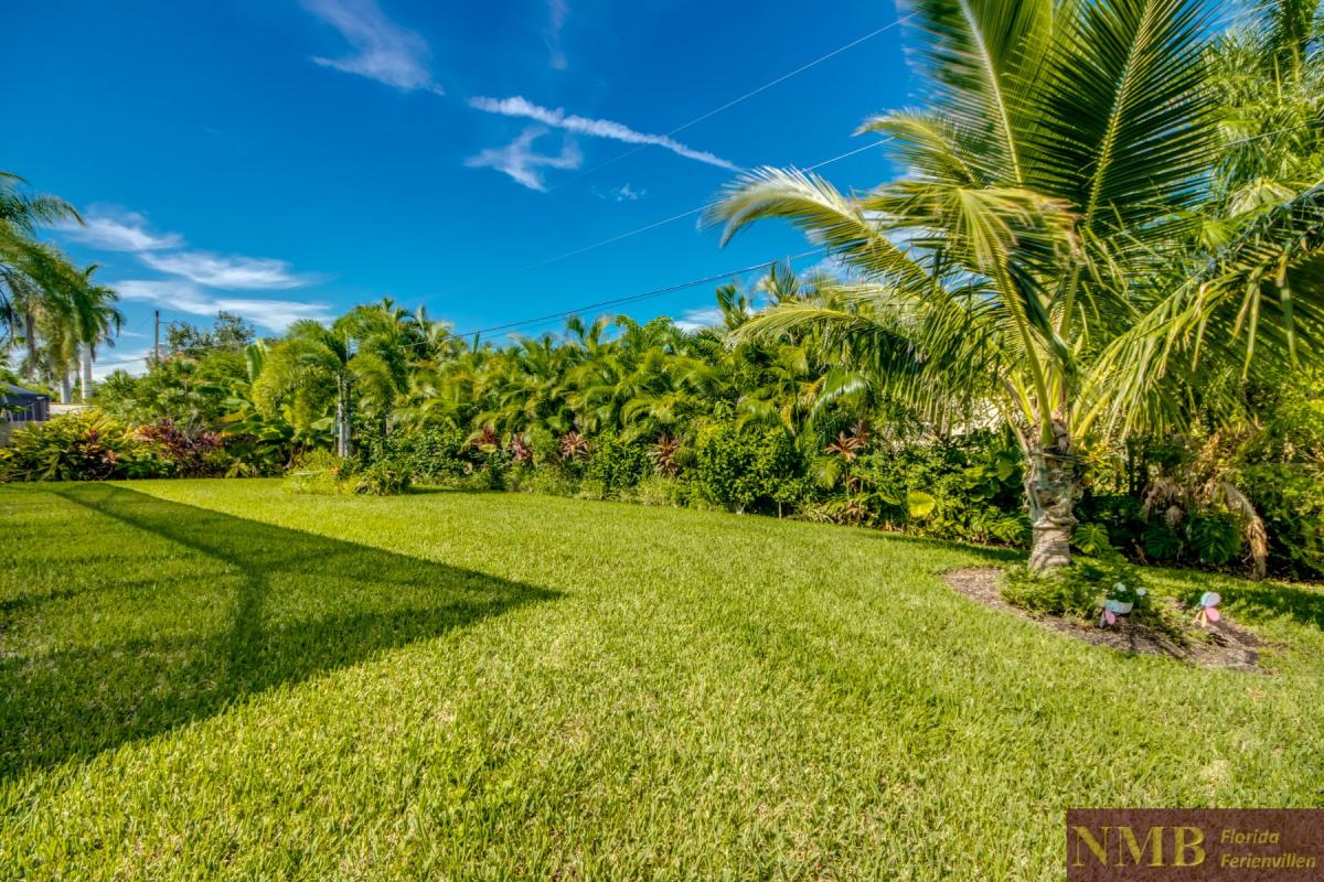 Cape_Coral_Ferienhaeuser_Marie-Angeline_70-Backyard