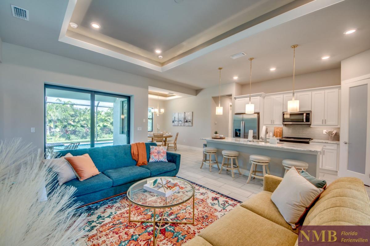 Cape_Coral_Ferienhaeuser_Marie-Angeline_8-Family-Room