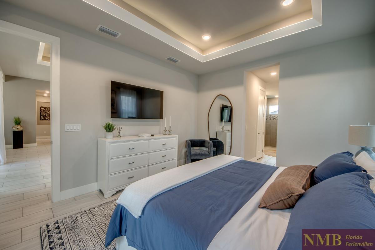 Ferienhaus-Cape-Coral-Marie-Angeline_39-Master-Bedroom