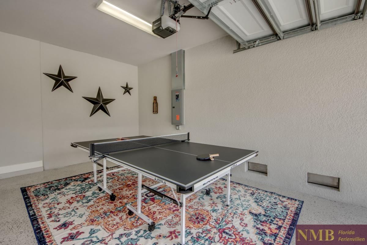 Ferienhaus-Cape-Coral-Marie-Angeline_54-Game-Room-Garage