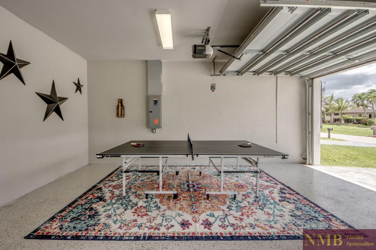 Ferienhaus-Cape-Coral-Marie-Angeline_55-Game-Room-Garage