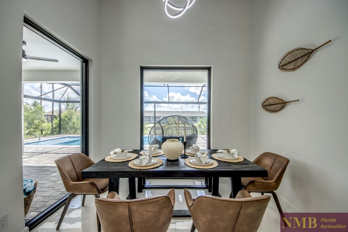 Ferienhaus-Cape-Coral-Momoa_20-Dining-Room