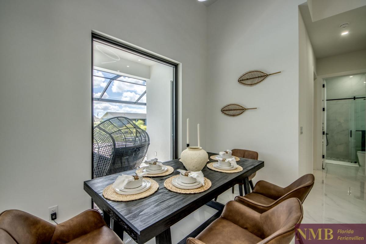 Ferienhaus-Cape-Coral-Momoa_22-Dining-Room