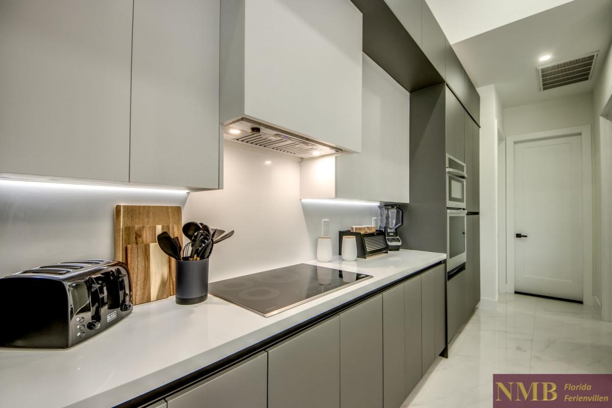 Ferienhaus-Cape-Coral-Momoa_24-Kitchen