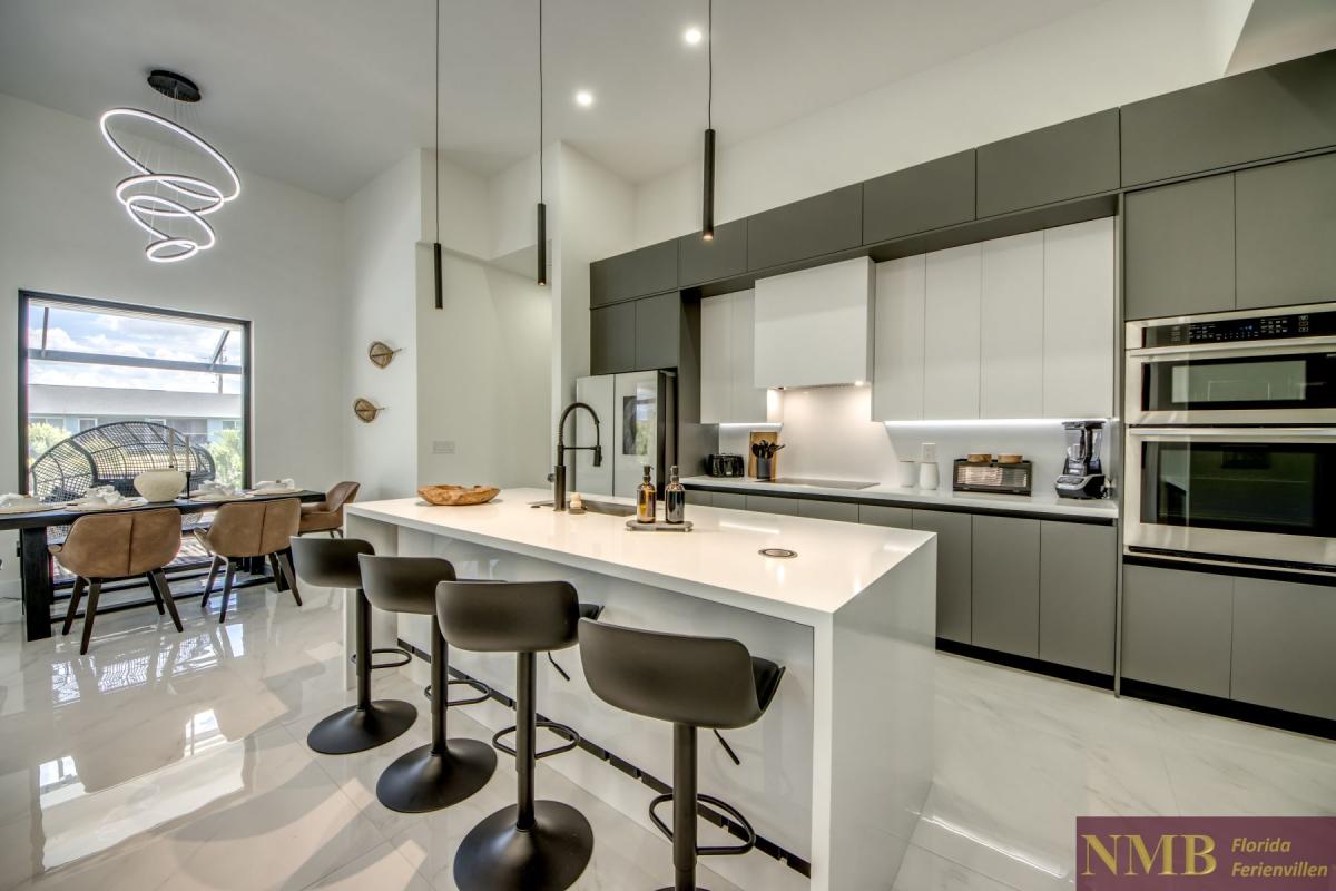 Ferienhaus-Cape-Coral-Momoa_31-Kitchen