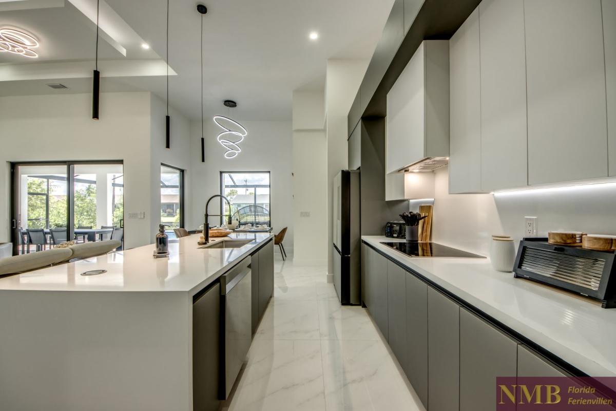 Ferienhaus-Cape-Coral-Momoa_33-Kitchen