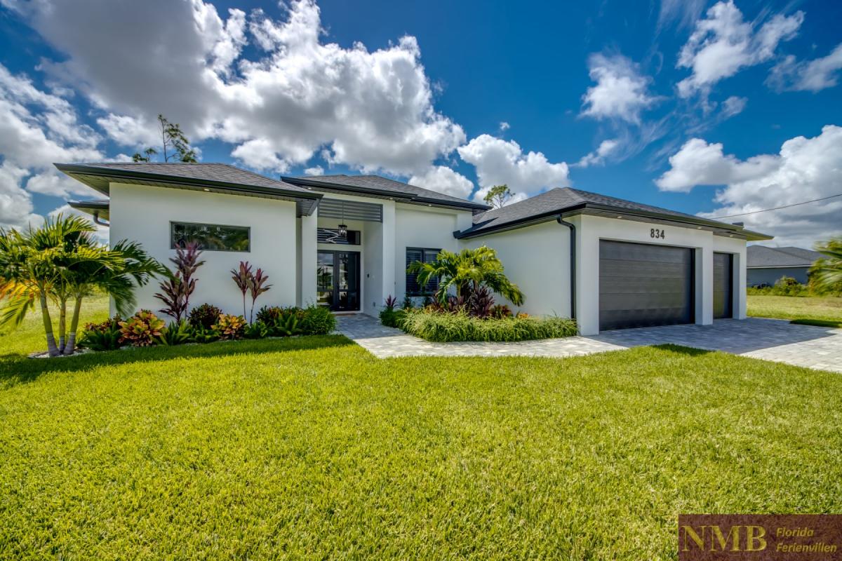 Ferienhaus-Cape-Coral-Momoa_4-Front-of-Villa