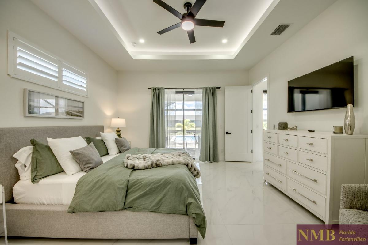 Ferienhaus-Cape-Coral-Momoa_40-Master-Bedroom