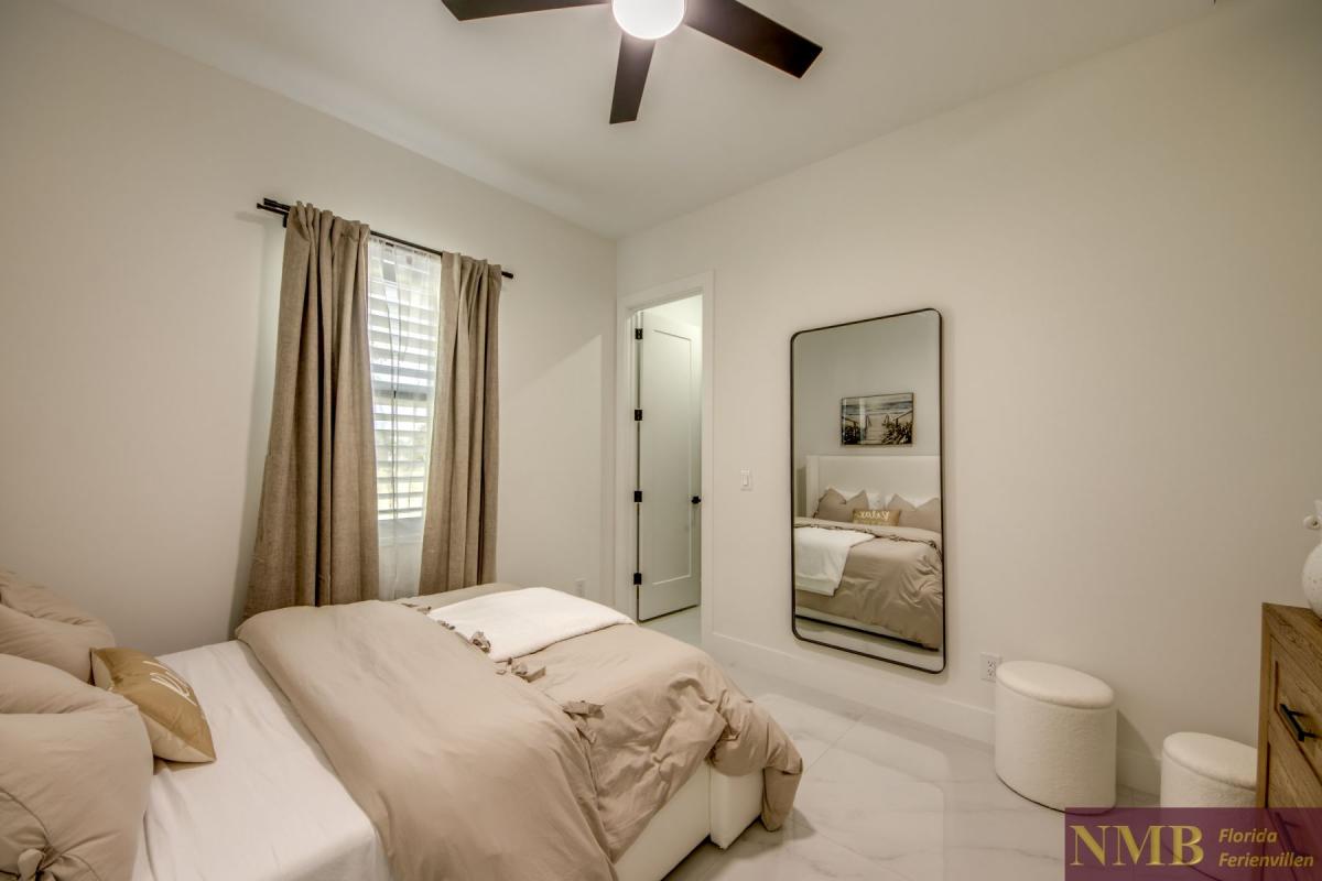 Ferienhaus-Cape-Coral-Momoa_54-Bedroom-3