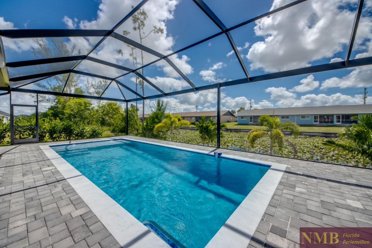 Ferienhaus-Cape-Coral-Momoa_82-Pool
