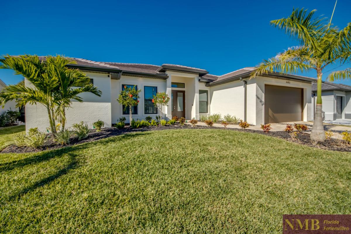 Ferienhaus-Cape-Coral-Overseas_4-Front-of-Villa