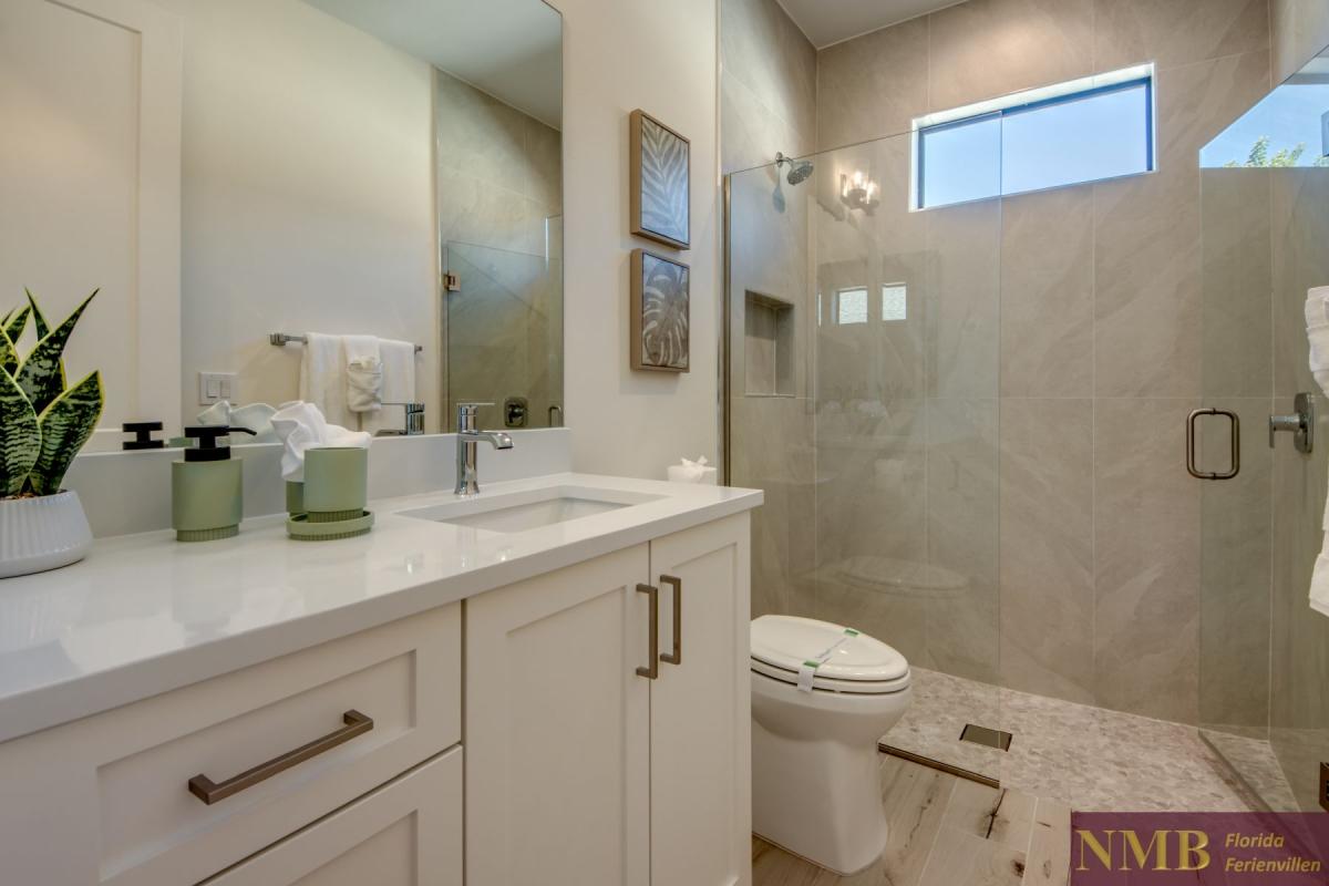 Ferienhaus-Cape-Coral-Overseas_55-Guest-Bathroom