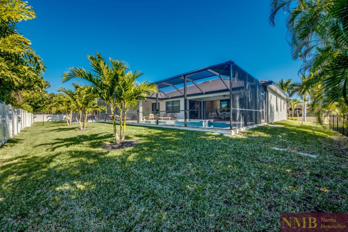 Ferienhaus-Cape-Coral-Overseas_81-Back-of-Villa